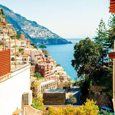 Casa Aversano - Center - 5 Minutes To - For 6 People, Ideally Located In The Heart Of Positano, With Terrace And Seaview, 3 Bathrooms And 3 Bedrooms Positano