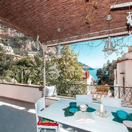 Casa Aversano - Center - 5 Minutes To - For 6 People, Ideally Located In The Heart Of Positano, With Terrace And Seaview, 3 Bathrooms And 3 Bedrooms *