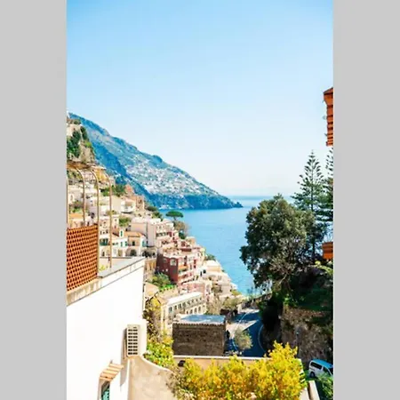 Casa Aversano - Center - 5 Minutes To - For 6 People, Ideally Located In The Heart Of Positano, With Terrace And Seaview, 3 Bathrooms And 3 Bedrooms