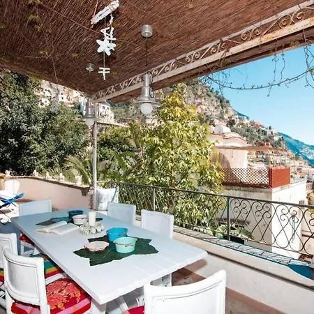 Ferienhaus Casa Aversano - Center - 5 Minutes To - For 6 People, Ideally Located In The Heart Of Positano, With Terrace And Seaview, 3 Bathrooms And 3 Bedrooms *