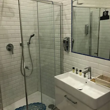 Ferienhaus Casa Aversano - Center - 5 Minutes To - For 6 People, Ideally Located In The Heart Of Positano, With Terrace And Seaview, 3 Bathrooms And 3 Bedrooms *