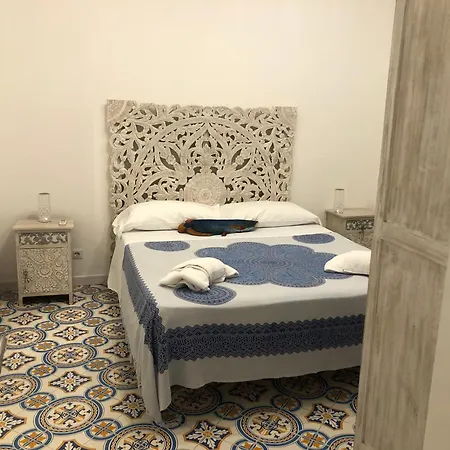 Ferienhaus Casa Aversano - Center - 5 Minutes To - For 6 People, Ideally Located In The Heart Of Positano, With Terrace And Seaview, 3 Bathrooms And 3 Bedrooms Positano