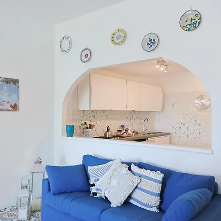 Casa Aversano - Center - 5 Minutes To - For 6 People, Ideally Located In The Heart Of Positano, With Terrace And Seaview, 3 Bathrooms And 3 Bedrooms