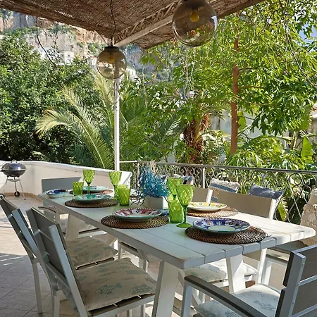 Casa Aversano - Center - 5 Minutes To - For 6 People, Ideally Located In The Heart Of Positano, With Terrace And Seaview, 3 Bathrooms And 3 Bedrooms Positano