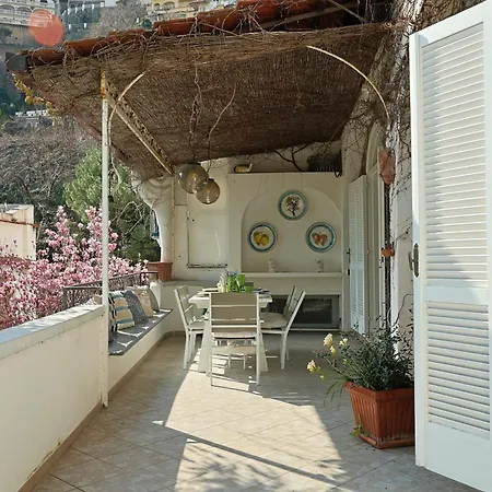 Casa Aversano - Center - 5 Minutes To - For 6 People, Ideally Located In The Heart Of Positano, With Terrace And Seaview, 3 Bathrooms And 3 Bedrooms * Positano