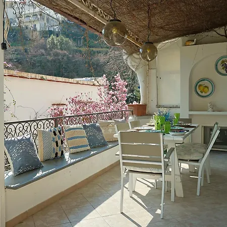 Casa Aversano - Center - 5 Minutes To - For 6 People, Ideally Located In The Heart Of Positano, With Terrace And Seaview, 3 Bathrooms And 3 Bedrooms Ferienhaus
