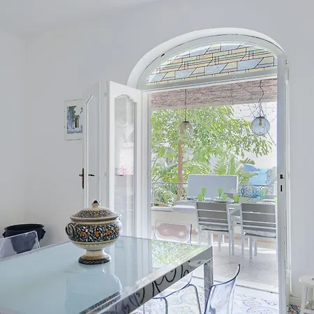 Casa Aversano - Center - 5 Minutes To - For 6 People, Ideally Located In The Heart Of Positano, With Terrace And Seaview, 3 Bathrooms And 3 Bedrooms *