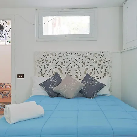 Casa Aversano - Center - 5 Minutes To - For 6 People, Ideally Located In The Heart Of Positano, With Terrace And Seaview, 3 Bathrooms And 3 Bedrooms *